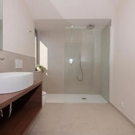 Adelis By Locap Group